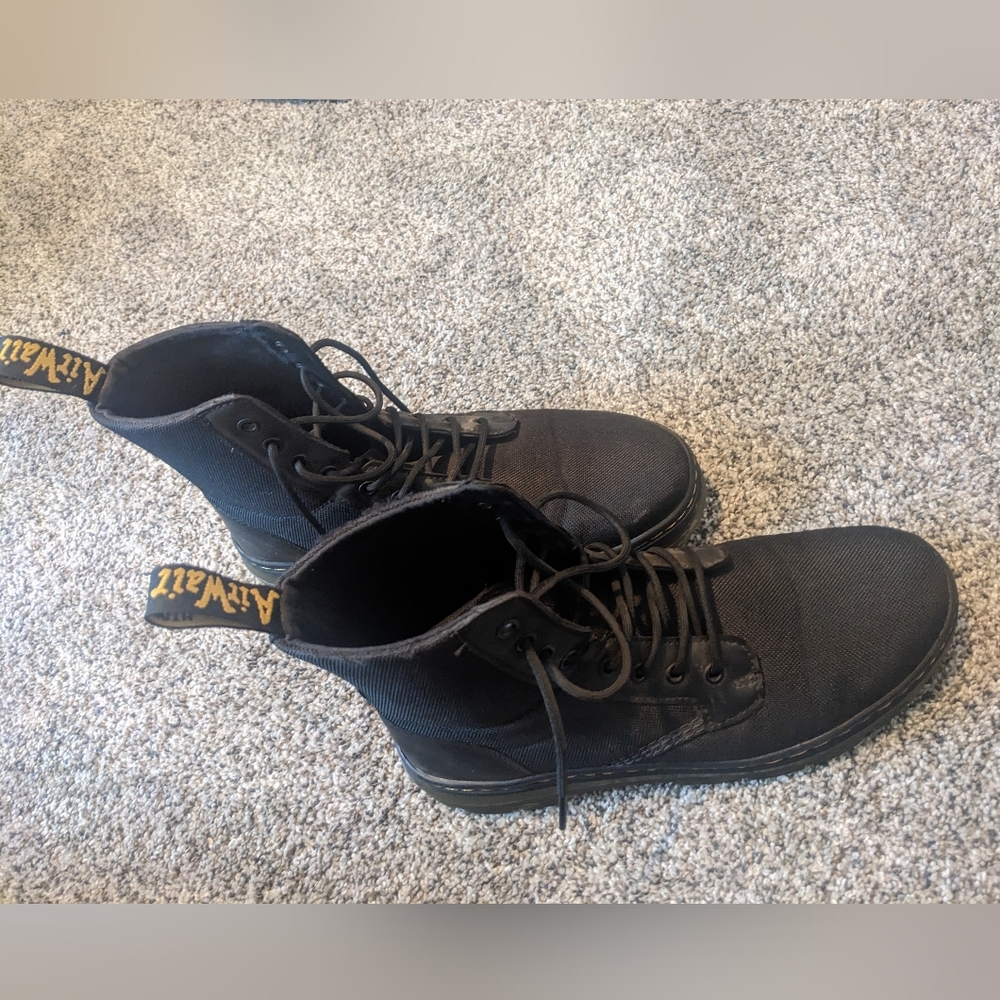 Dr. Martens Combs, Mens Black Boots, size M 10
